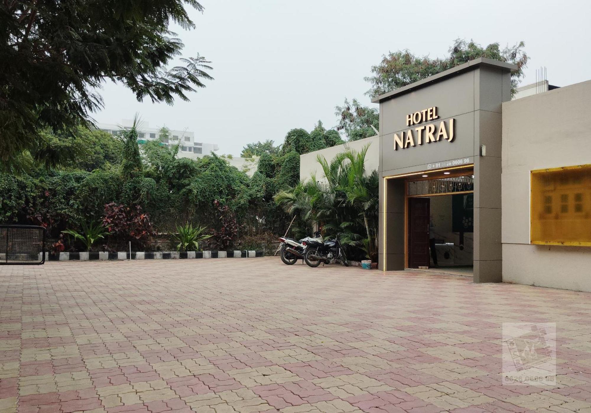 6 Cr Hotel Natraj Railway Station Aurangabad  Exterior photo